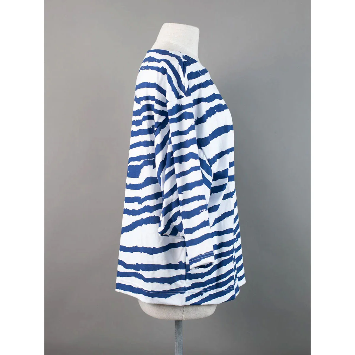 Ingrid Top Tali Tali Sandhills Blue on White Alice Nampitjinpa Dixon - Ikuntji Artists - Image 2