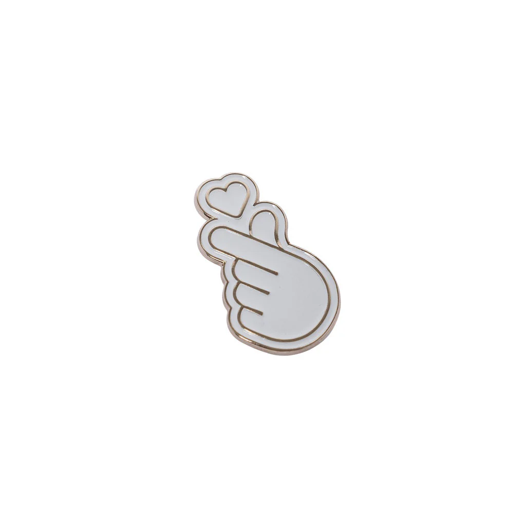 Pin Hallyu Finger Heart White - Explore Engage Enjoy - Image 2