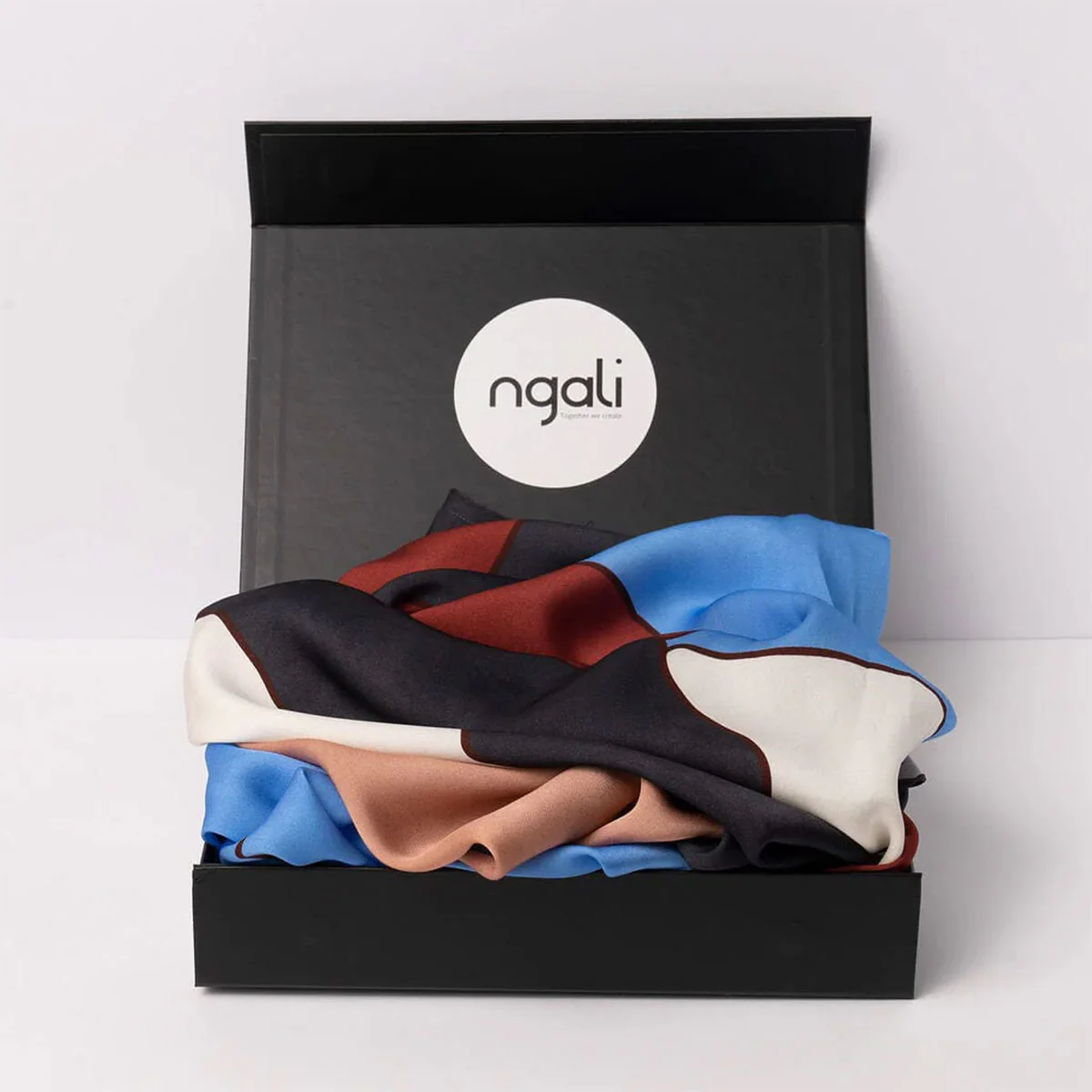 Scarf Gifting of Country Silk Scarf 180cm x 100cm - Ngali - Image 2